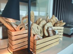 -亚洲国际大酒店·云顶阁旋转自助餐厅