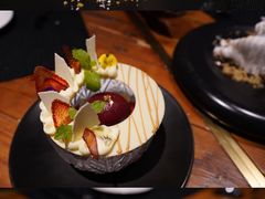 焦糖苹果配山核桃及香草奶油慕斯-AZUL by FUEL蓝色·法式酒馆(琶醍店)