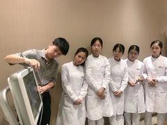 -柏乐口腔医院·舒适化无痛种植牙中心(东盟商务区院)