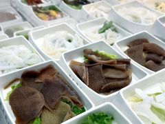 -来龍儿鲜切牛肉自助老火锅