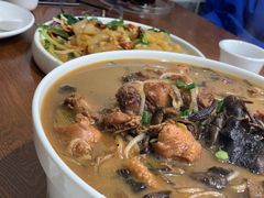 小鸡炖蘑菇-李老哈·东北菜(宋园路店)