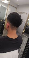 -即型男士理发工作室
