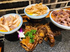 -万重锦·人文川菜馆(骡马市店)