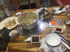 -大富蚝乌东哥饭店·石锅鱼杂·柠檬鸭(革新路店)