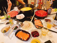 -鲜入围煮花胶鸡海鲜火锅