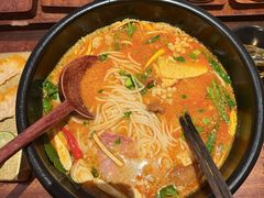 -银米·云南传统过桥米线(双廊黑金冠店)
