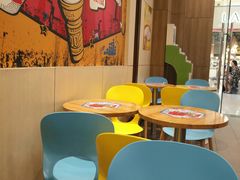 用餐区-DQ·蛋糕·冰淇淋(绿宝店)