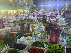 自助取餐区-三亚新鸿港水果一级批发市场