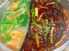 -沈记酸菜牛肉火锅店(九号路店)