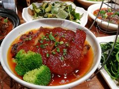 -老滇山寨•云南特色菜•地方菜•民族风情歌舞表演(金碧店)