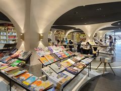 -钟书阁(珍园店)