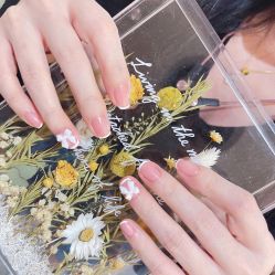 -花系美·美甲美睫精品店