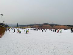 -采薇庄园四季滑雪场