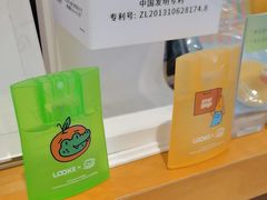-LOOK眼镜·蔡司依视路配镜(宝山万达店)