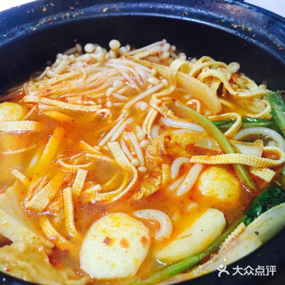 小闹哥过桥米线黄焖鸡米饭