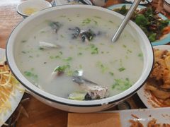 -美顺香食府鱼头老店(雪野湖店)