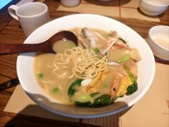 -荣家黄鱼面(南京西路店)