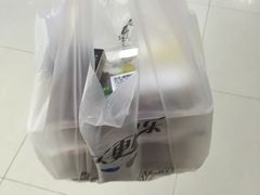 -周黑鸭(郑州中原区华山路中原万达沃尔玛店)