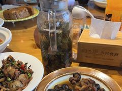 -头上红煨盐鸡·非遗院子餐厅