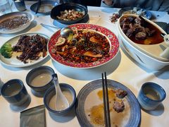 -八府香鸭·啫啫煲(华山路店)