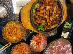 -臻牛烤肉