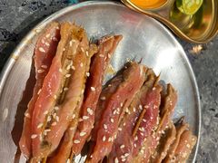 -何妹湿辣牛肉·粤式烧烤砂煲(桂雅路店)