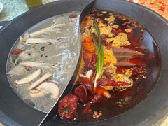 -肖婷姐大铁锅重庆火锅(南湖店)