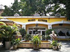 餐厅门口-火车头法国西餐厅