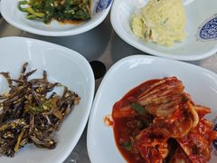 -亲昵春川鸡排(韩国美食街店)