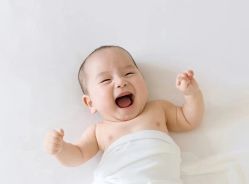 -唯一视觉婚纱摄影(石首店)