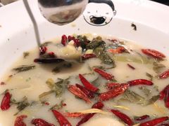 -江渔儿酸菜鱼·拔草餐厅(虎门君乐汇店)