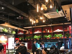 大堂-渝是乎川渝小炒(新世界百货望京店)