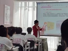 -爱月宝月嫂·育儿嫂