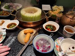 -得意咚瓜·顺德鱼生·冬瓜火锅(深圳首店)