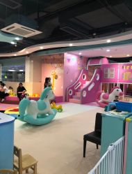 -木马王国淘气堡儿童乐园