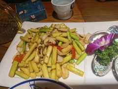 -黄泥岗·地道湖北菜(奥特莱斯店)