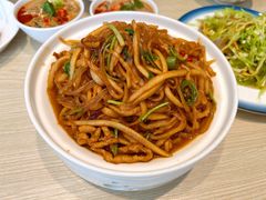 酸萝卜炒粉-小船渔村•大连菜•大连焖鱼(黄河路店)