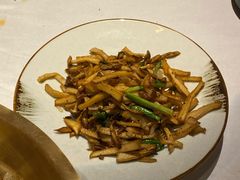 盐焗菌菇-丝路金桃·新疆菜(徐汇店)