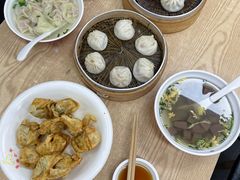 -珊珊小笼馆(仙霞路店)