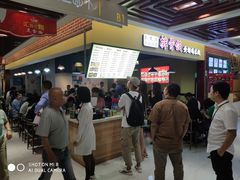 等位区-汇吃汇喝美食街(上海建发浦悦荟广场店)