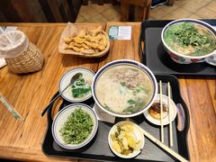 -云阿蛮云南生烫牛肉米线(奉贤路店)