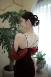 -曼青婚纱礼服馆