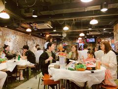 大堂-鲜入围煮花胶鸡海鲜火锅