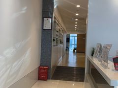 -瑞尔齿科(上海长风大悦城店)