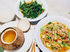 -汤城小厨•粤菜•靓汤(西直门凯德MALL店)