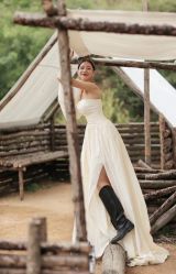 -Lady  Jane高端婚纱礼服馆