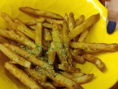 -BHC炸鸡(明洞总店)