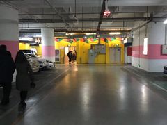 -爱琴海购物公园-地下停车场