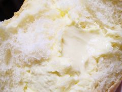 爆浆榴莲芝士面包-啊噗吐呦现场烘焙(麦凯乐店)