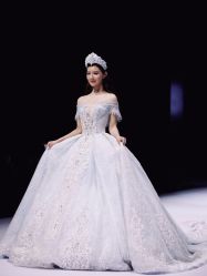 -Renee芮亦婚纱(原丽莎)
